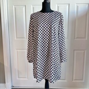 Les essentials de Monoprix Navy White and Red Geometric Shift Dress